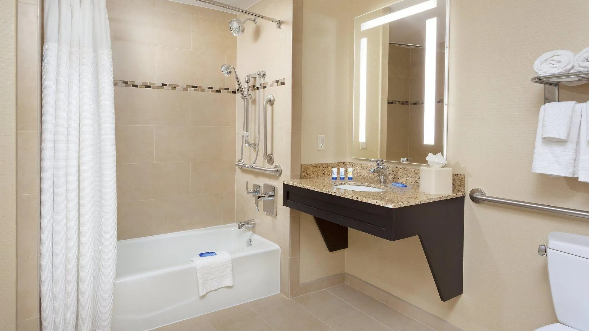 Fairfield Inn & Suites By Marriott New York Midtown Manhattan/Penn Station Hotel