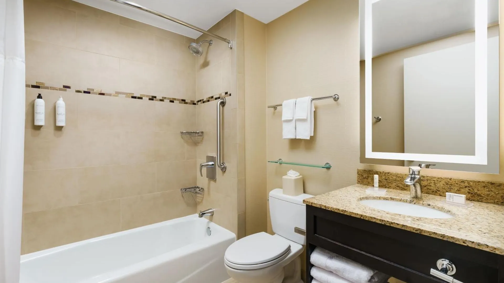 Отель Fairfield Inn & Suites By Marriott New York Midtown Manhattan/Penn Station